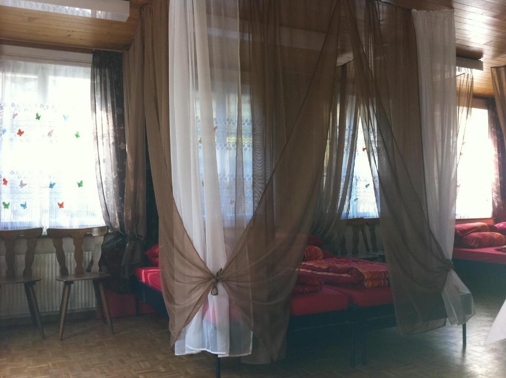 Gasthof Am Bach Bed & Breakfast Boltigen Rom bilde