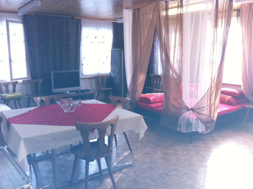 Gasthof Am Bach Bed & Breakfast Boltigen Rom bilde